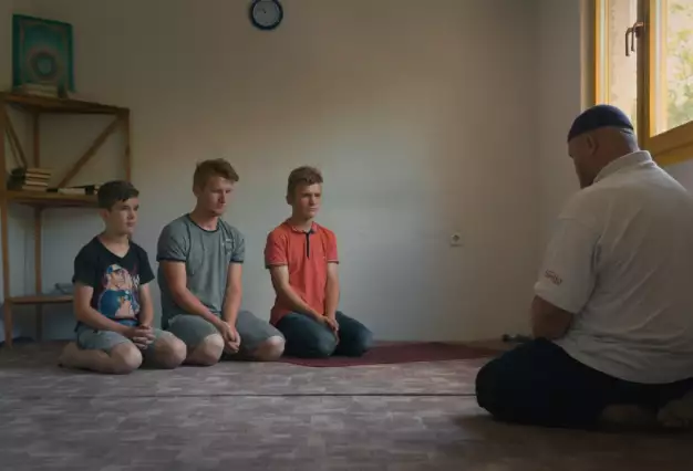 Locarno: Emerging talents documenting family affairs